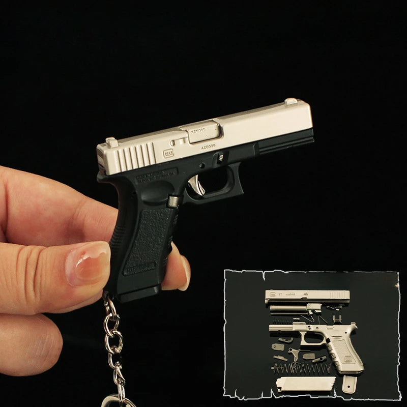 Delta Force Glock G17 Pistol Keychain – 6.5cm Mini Metal Toy Gun Model & Game Pendant for Fans and Collectors