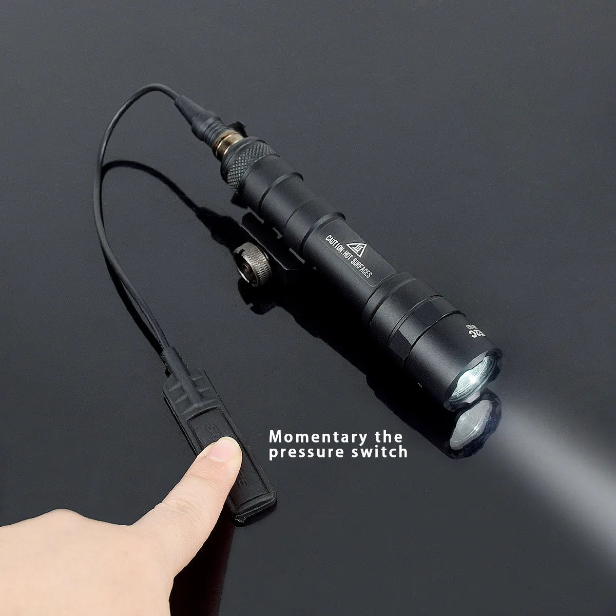Delta Force Hawk Ops Tactical Surefire M600 Waffenlicht - Taschenlampe für Gewehr und Pistole