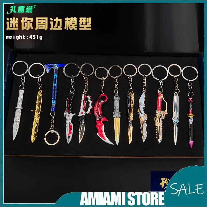 Delta Force 9cm Metal Weapon Keychain Set – Tactical Pendant Collection with Gift Box for Backpack & Collectors