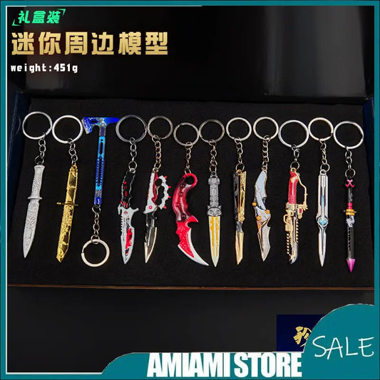 Porte-clés métal en forme d'arme Delta Force 9cm – Collection de pendentifs tactiques avec boîte cadeau pour sacs à dos et collectionneurs