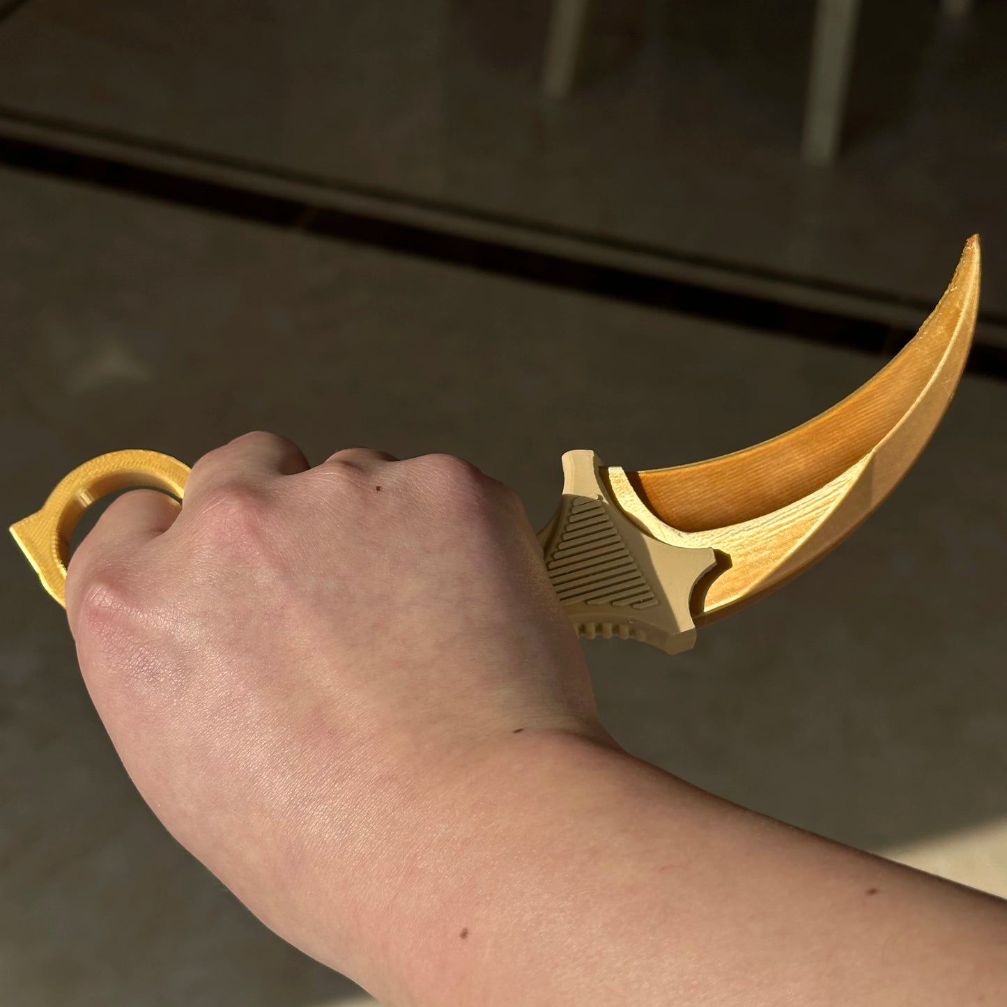 Delta Force Hawk Ops Golden Karambit Claw – Safe EDC Fidget Toy, Portable Stress Relief Accessory for Men