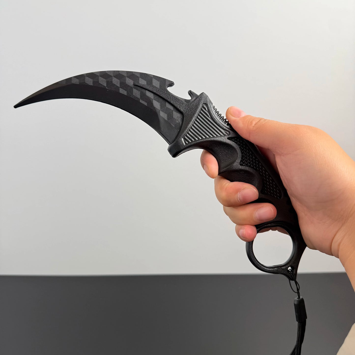 Delta Force Black Grid Karambit Claw Knife – 23cm Stage Performance Prop, Safe Training & Collectible Toy